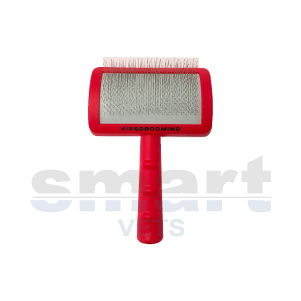[CMK-601] Kiss Slicker Brush, Soft Teeth, Grey Cushion.